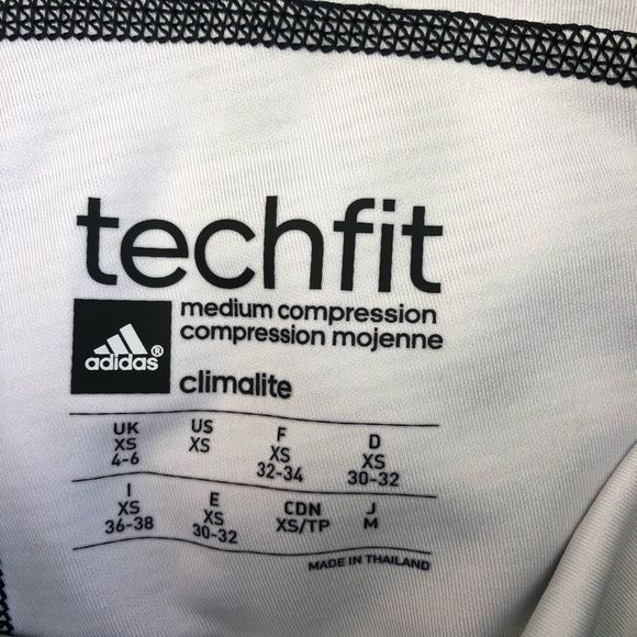 🔴 2 for $25 Adidas tech fit  women’s Capri leggings size XS - Picture 4 of 7